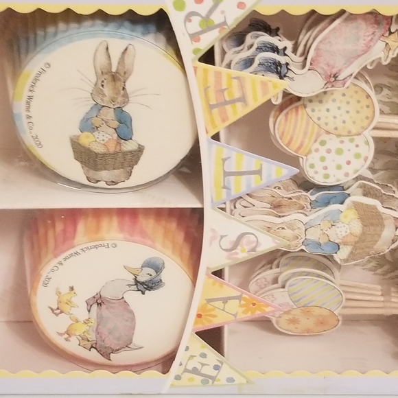 The original Beatrix Potter Petter Rabbit Cupcake decorating Kit 24 pcs New - Picture 2 of 7